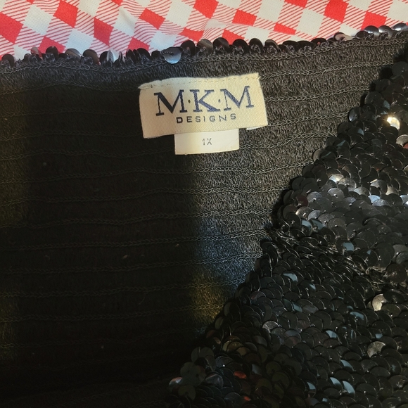 Shimmer and pleated top..sz 1x... Black, Silver and Grey. - Picture 4 of 5